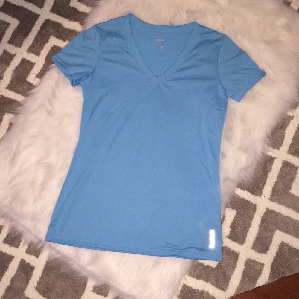 ⭐️Reebok top. Never worn!
